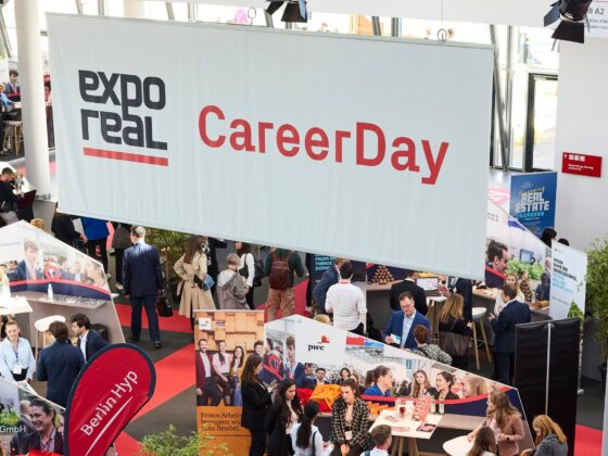 Karrieremesse Expo Real: Fachleute und Unternehmen präsentieren Möglichkeiten für Berufsinteressierte.